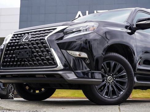 Used 2023 Lexus GX 460 Luxury w/ Sport Design Package AWD/4WD image 2