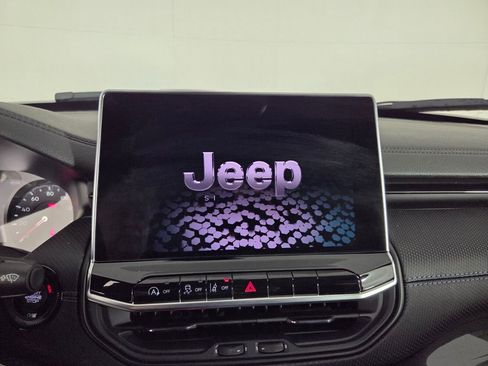 New 2026 Jeep Compass Latitude image 17