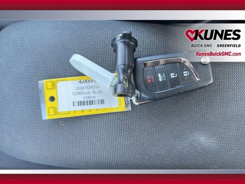 Used 2024 Toyota Corolla LE image 38