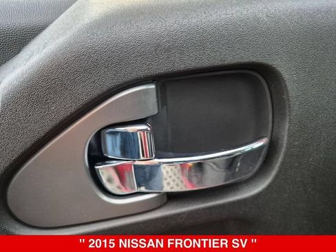 Used 2015 Nissan Frontier SV w/ SV Value Truck Package AWD/4WD image 11
