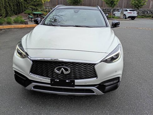 Used 2017 INFINITI QX30 Premium w/ Navigation Package AWD/4WD image 8