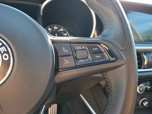 Used 2023 Alfa Romeo Stelvio Ti AWD/4WD image 24