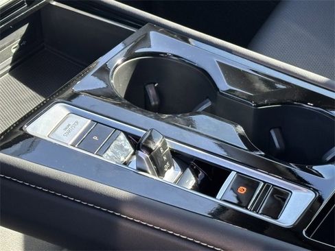 Certified 2025 Volkswagen Atlas SE image 11