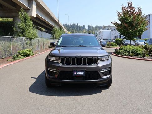 Used 2022 Jeep Grand Cherokee Limited AWD/4WD image 3