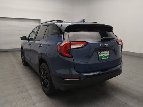 Used 2024 GMC Terrain SLE w/ Driver Convenience Package image 5