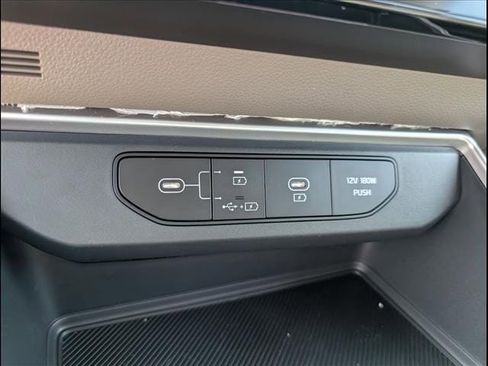 New 2026 Kia Carnival LXS image 13