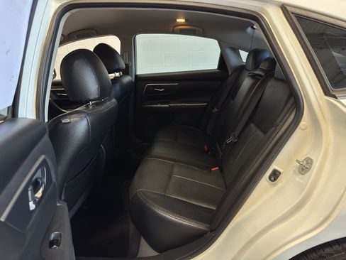 Used 2015 Nissan Altima 2.5 S w/ Power Driver Seat Package FWD image 10