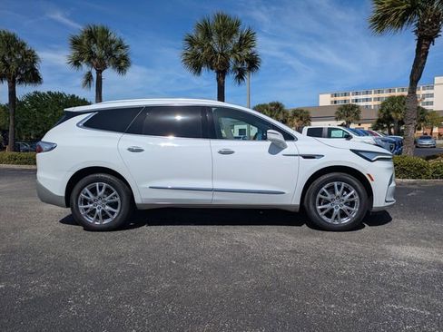 Used 2023 Buick Enclave Essence w/ Experience Buick Package FWD image 3