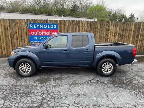Used 2015 Nissan Frontier SV w/ SV Value Truck Package image 5