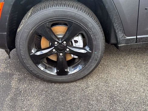 New 2025 Jeep Grand Cherokee L Altitude image 6