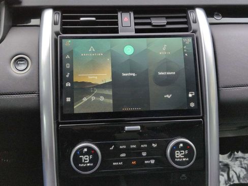 Used 2024 Land Rover Discovery S image 28