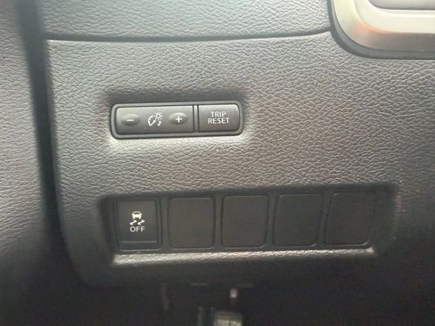 Used 2015 Nissan Murano S w/ Navigation Package image 17