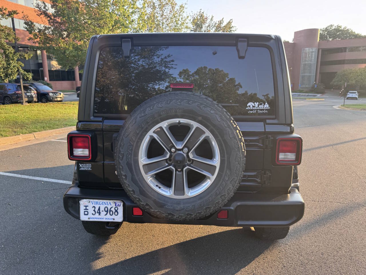 Used 2018 Jeep Wrangler Unlimited Sahara w/ Cold Weather Group AWD/4WD image 6