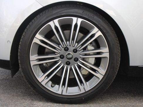 Used 2023 Land Rover Range Rover SE image 11