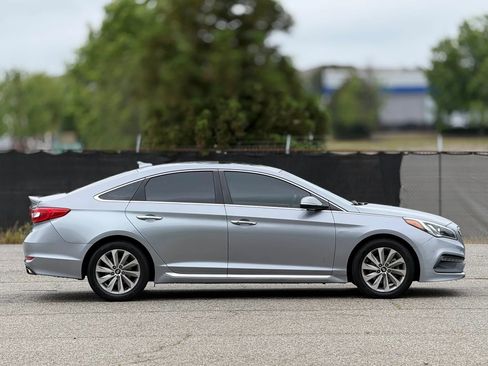 Used 2016 Hyundai Sonata Sport w/ Option Group 1V FWD image 7