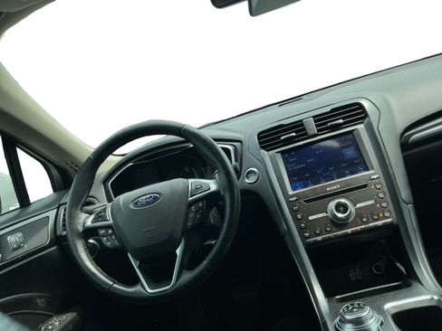 Used 2020 Ford Fusion Titanium AWD/4WD image 11
