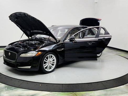 Used 2016 Jaguar XF Prestige RWD image 9