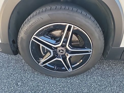 Used 2025 Mercedes-Benz GLB 250 image 4