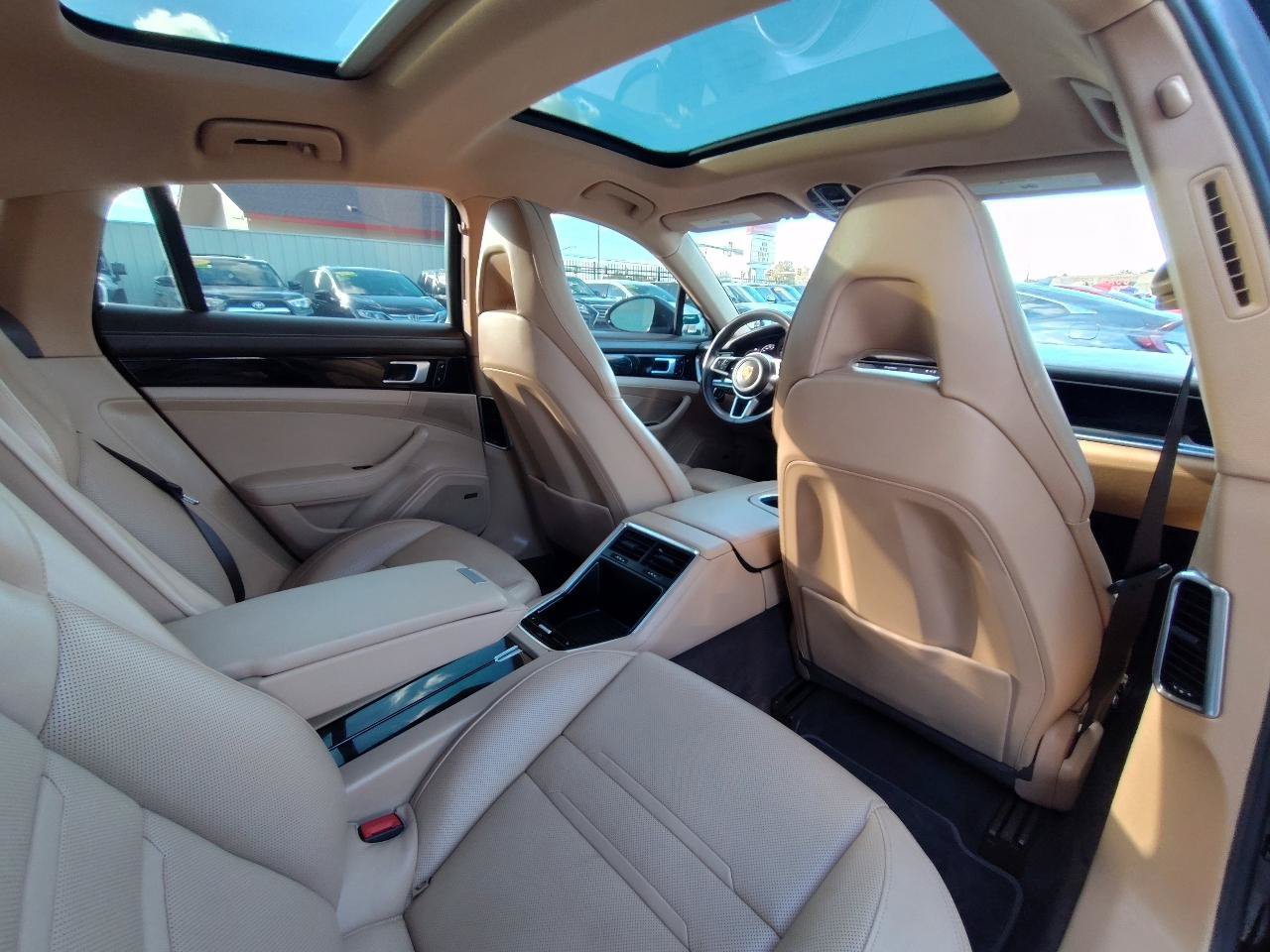 Used 2018 Porsche Panamera RWD image 54