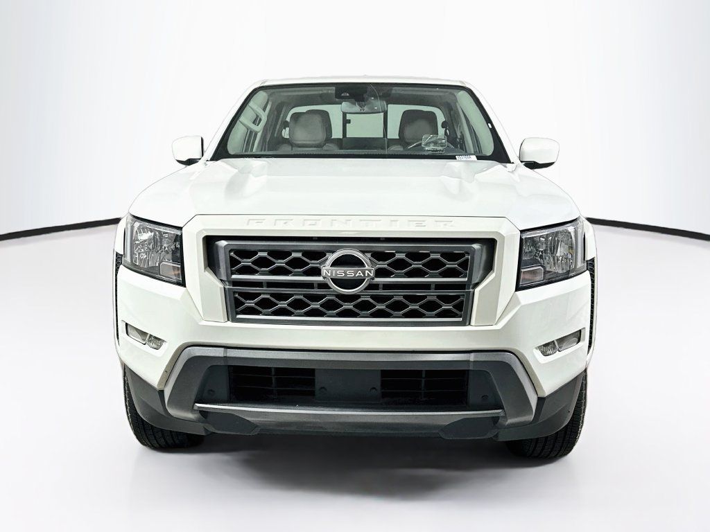 Used 2022 Nissan Frontier SV RWD image 5