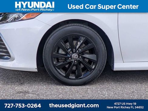 Used 2022 Toyota Camry LE FWD image 10