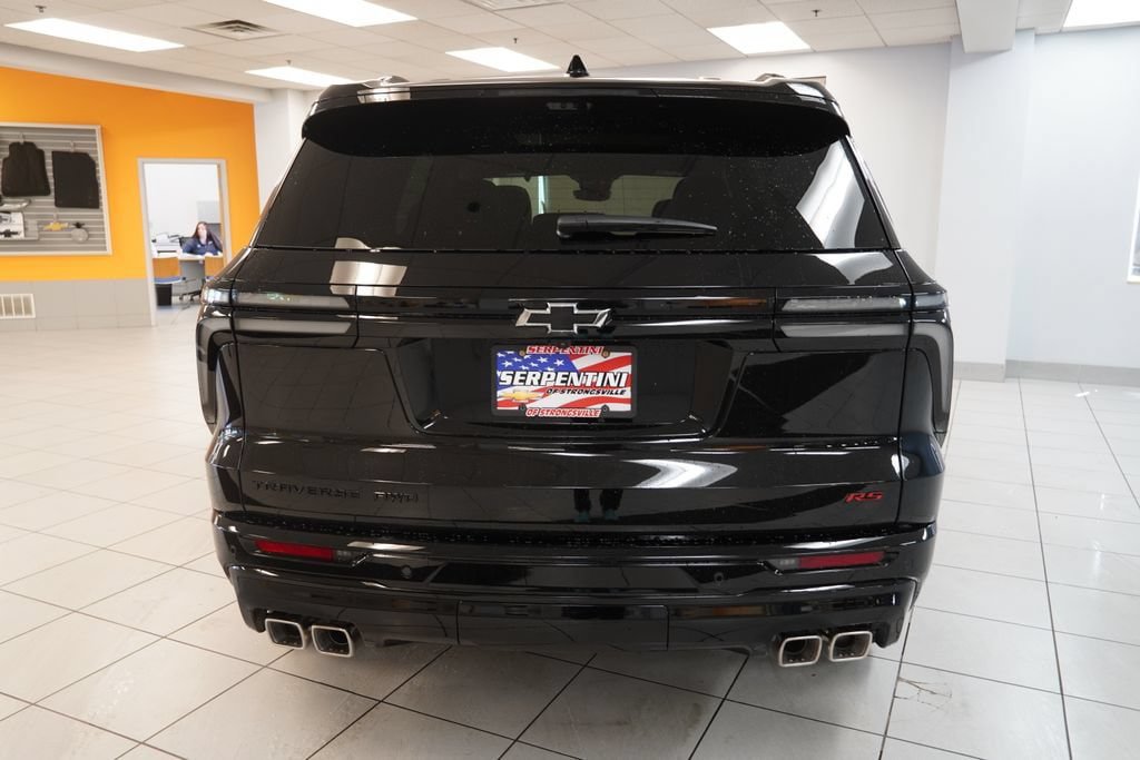 New 2026 Chevrolet Traverse RS w/ LPO, Floor Liner Package AWD/4WD image 8