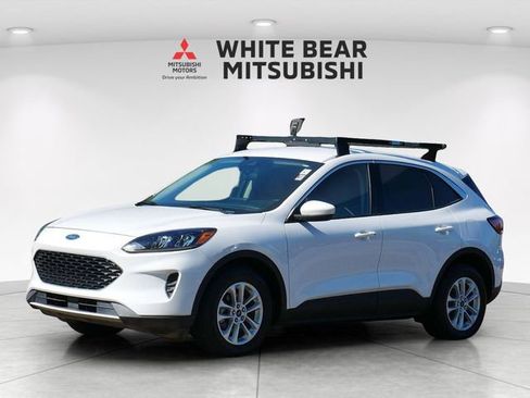 Used 2020 Ford Escape SE FWD image 2