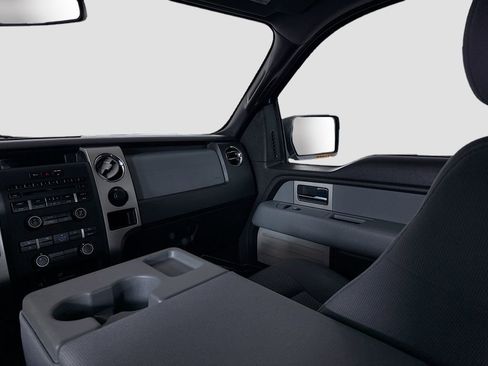 Used 2011 Ford F150 XLT w/ XLT Chrome Pkg image 16