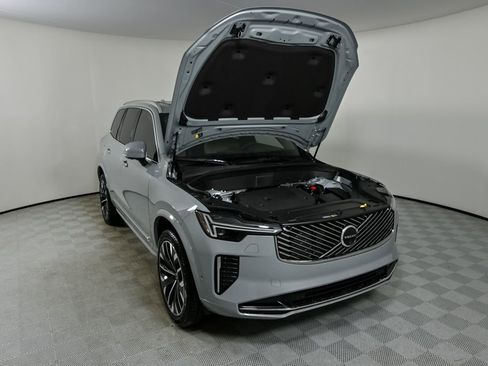 New 2026 Volvo XC90 B6 Plus w/ Protection Package Premier image 37