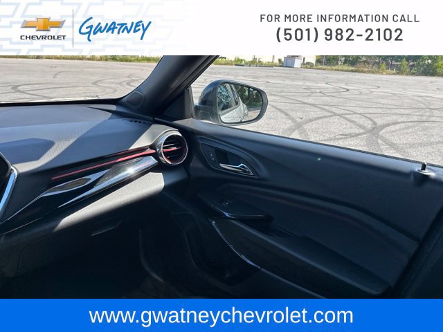 Used 2024 Chevrolet Trax RS w/ Sunroof Package FWD image 24