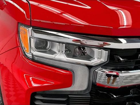 Used 2022 Chevrolet Silverado 1500 LT AWD/4WD image 34