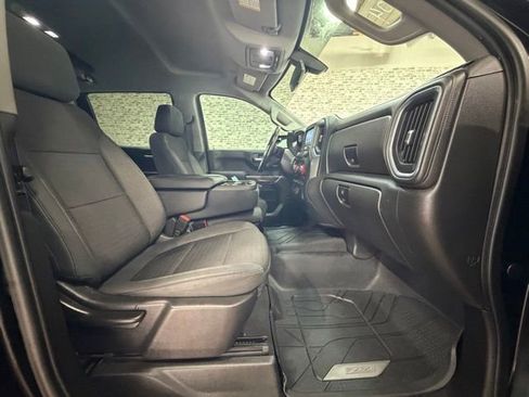Used 2019 Chevrolet Silverado 1500 LT Trail Boss w/ Convenience Package AWD/4WD image 9