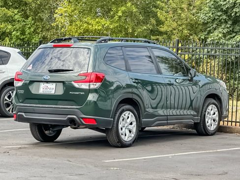 Used 2022 Subaru Forester AWD/4WD image 4