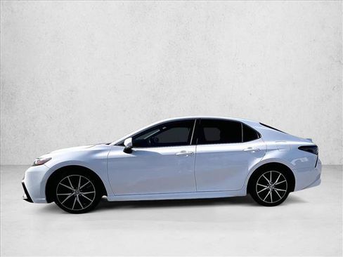 Used 2023 Toyota Camry SE FWD image 6