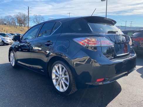 Used 2013 Lexus CT 200h w/ Premium Pkg w/Navigation FWD image 5