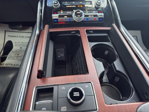 Used 2023 Lincoln Navigator Reserve image 17