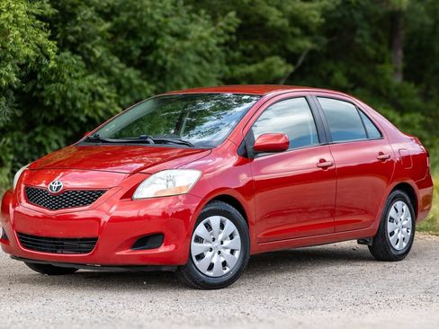 Used 2010 Toyota Yaris Sedan FWD image 1