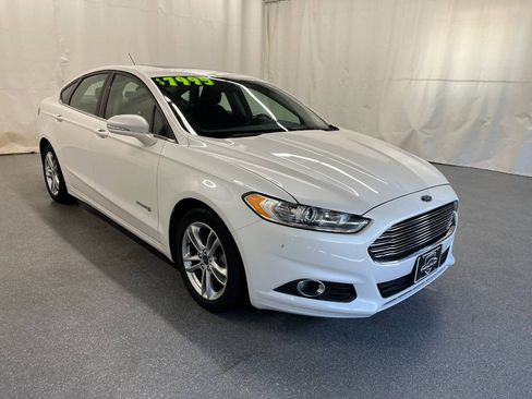 Used 2016 Ford Fusion SE FWD image 3