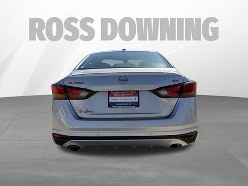 Used 2024 Nissan Altima 2.5 SV w/ SV Premium Package FWD image 5