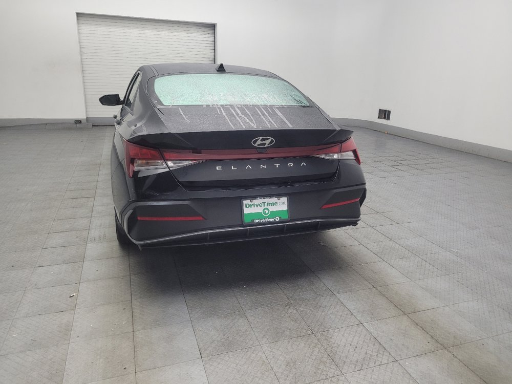 Used 2024 Hyundai Elantra SE FWD image 6