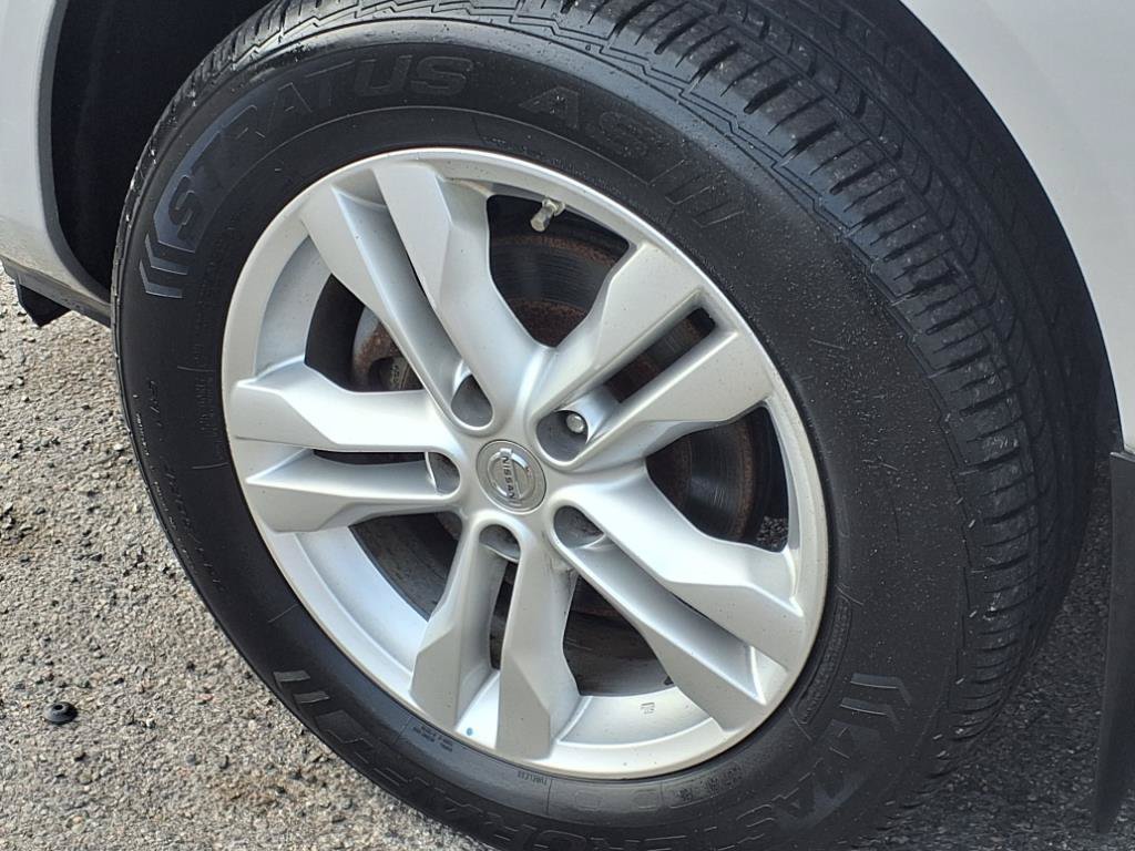 Used 2013 Nissan Rogue SV AWD/4WD image 10