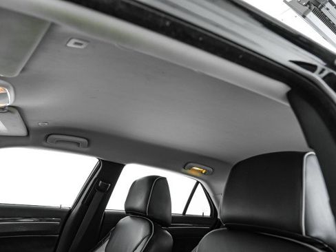 Used 2022 Chrysler 300 Touring w/ Sport Appearance Package image 26