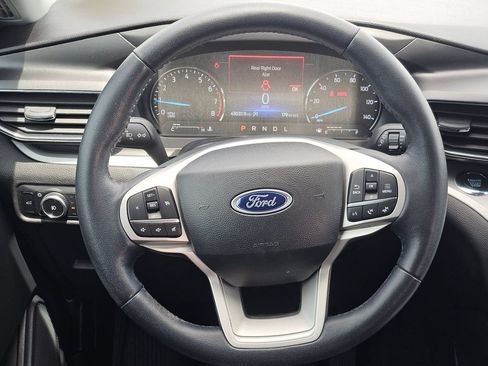 Used 2023 Ford Explorer XLT w/ Equipment Group 202A RWD image 16