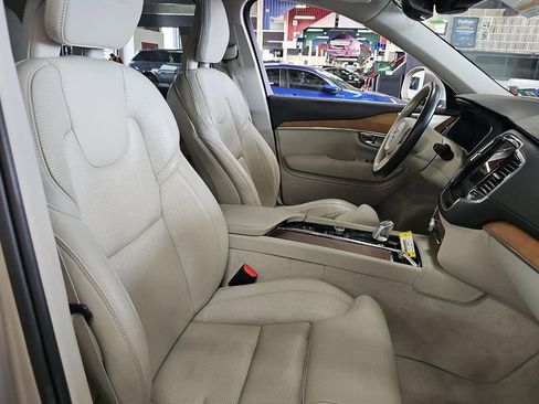 Used 2016 Volvo XC90 T8 Inscription w/ Vision Package AWD/4WD image 8