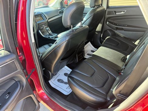 Used 2015 Ford Edge Titanium image 9