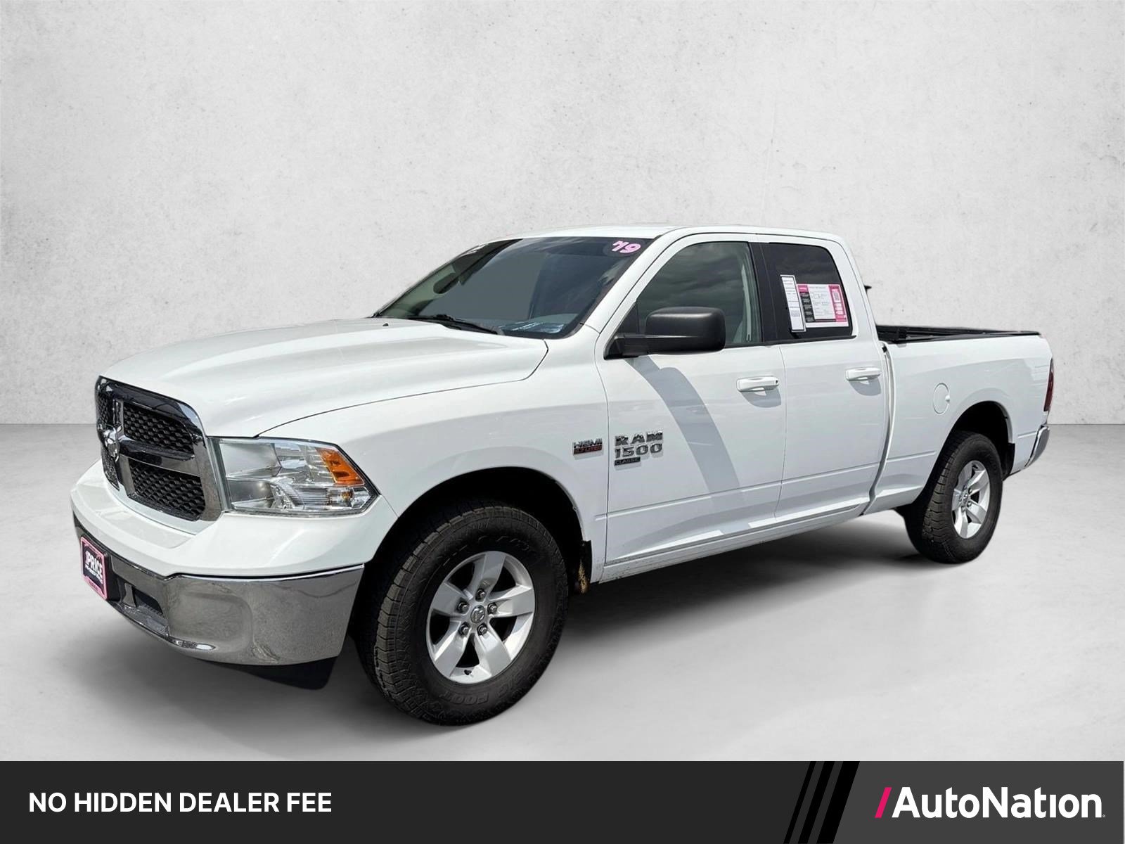 Used 2019 RAM 1500 Classic SLT AWD/4WD image 1