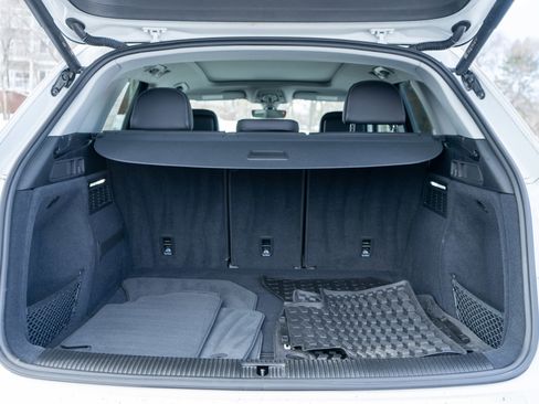 Used 2023 Audi Q5 2.0T Premium w/ Convenience Package image 9