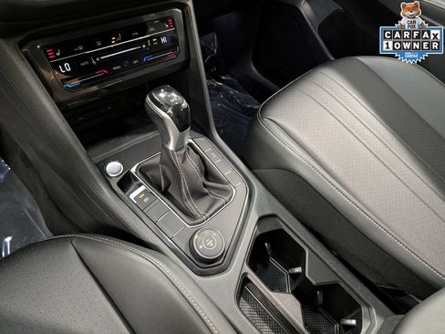 Used 2023 Volkswagen Tiguan SE AWD/4WD image 16
