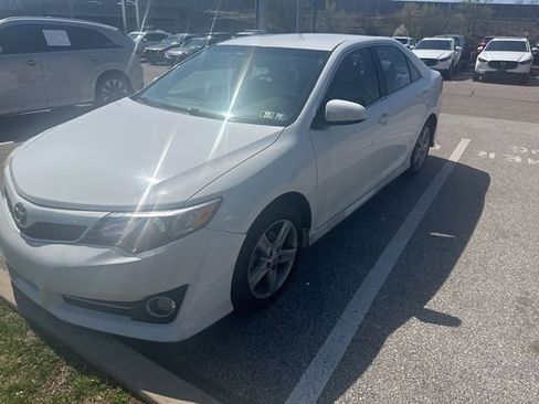 Used 2014 Toyota Camry SE image 12