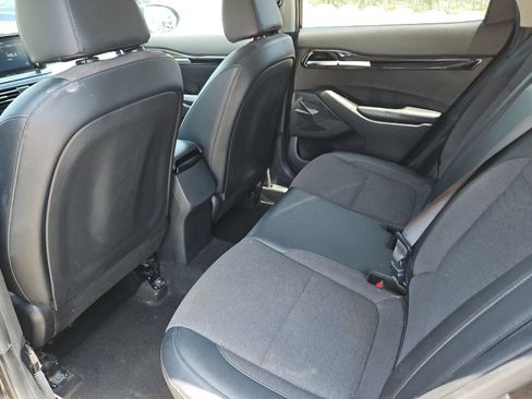 Used 2021 Kia Seltos S FWD image 11